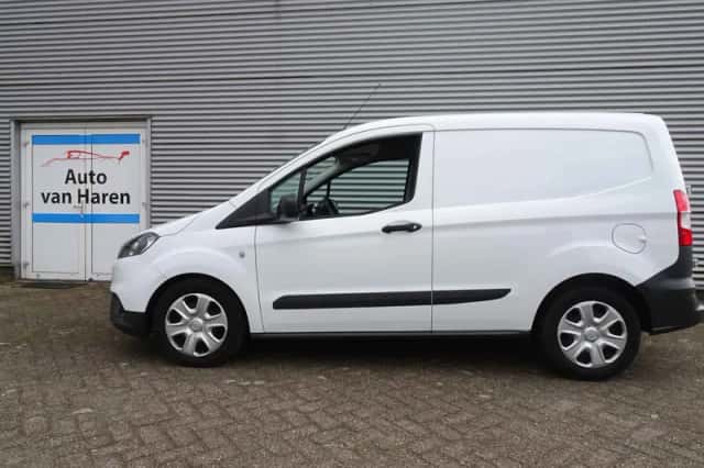 Ford Transit Courier (2021) thumbnail 2