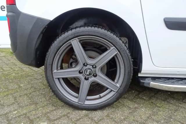 Mercedes-Benz Citan (2016) thumbnail 3