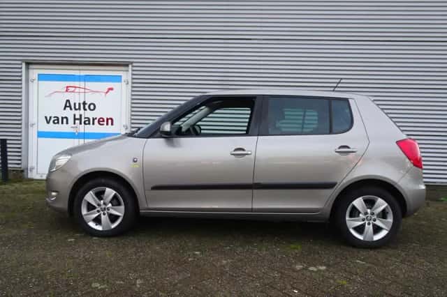 Škoda Fabia (2013) thumbnail 2