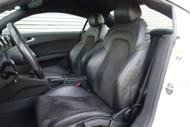 Audi TT (2012) thumbnail 4
