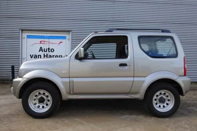 Suzuki Jimny (2017) thumbnail 2