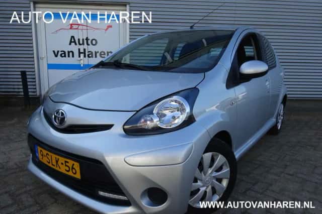 Toyota Aygo (2013) thumbnail 1