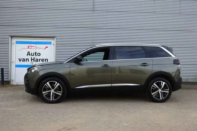 Peugeot 5008 (2018) thumbnail 2