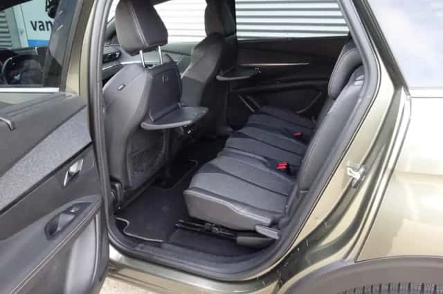 Peugeot 5008 (2018) thumbnail 6