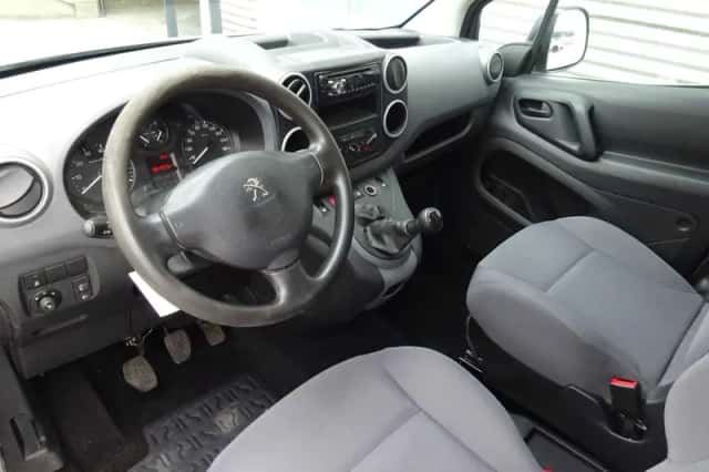 Peugeot Partner (2015) thumbnail 5