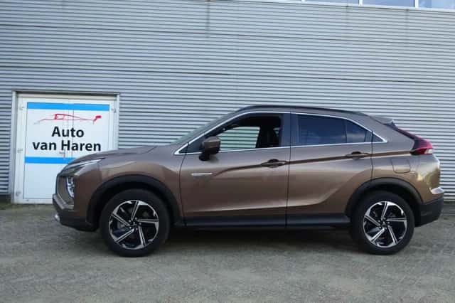 Mitsubishi Eclipse Cross (2022) thumbnail 2