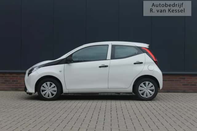 Toyota Aygo (2019) thumbnail 5