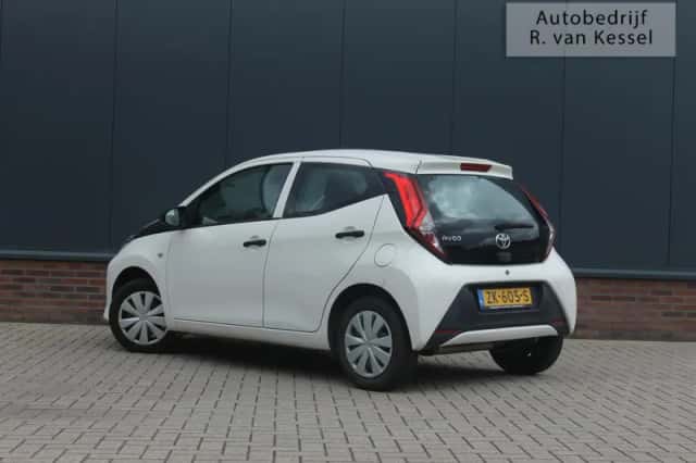 Toyota Aygo (2019) thumbnail 6
