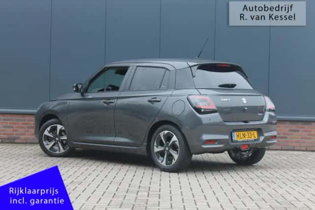 Suzuki Swift (2025) thumbnail 3