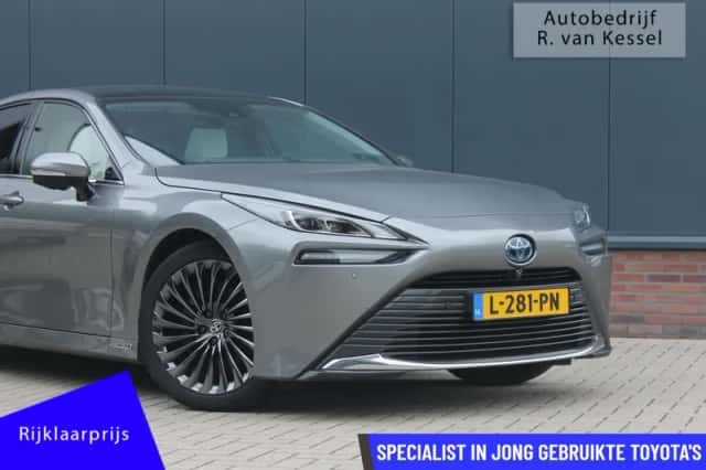 Toyota Mirai (2021) thumbnail 2