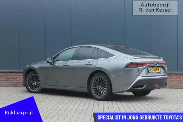 Toyota Mirai (2021) thumbnail 2