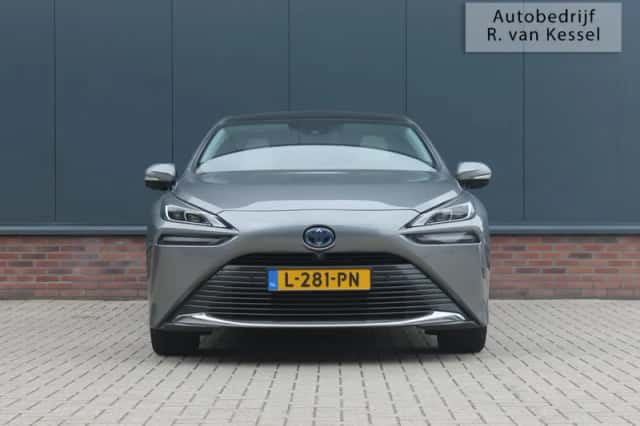 Toyota Mirai (2021) thumbnail 4