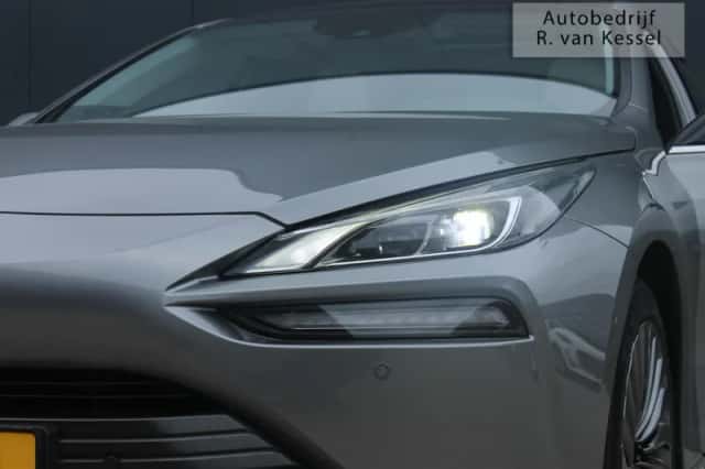 Toyota Mirai (2021) thumbnail 5