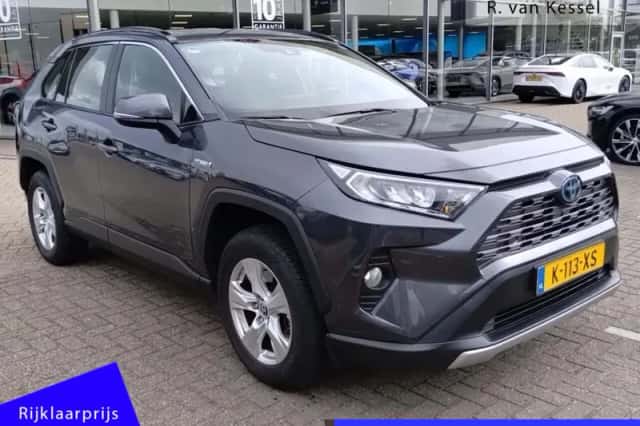 Toyota RAV4 (2021) thumbnail 2