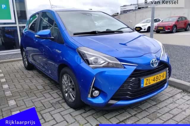 Toyota Yaris (2019) thumbnail 2