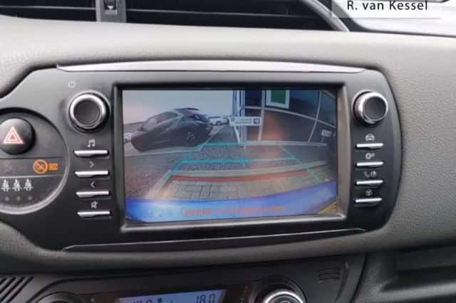 Toyota Yaris (2019) thumbnail 6