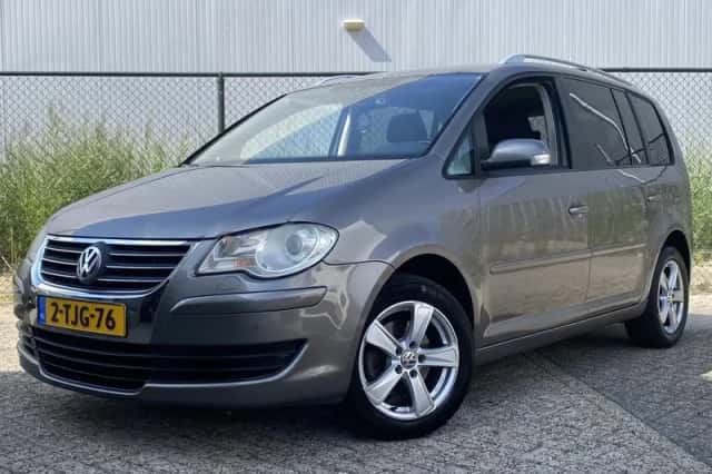 Volkswagen Touran (2009) thumbnail 1