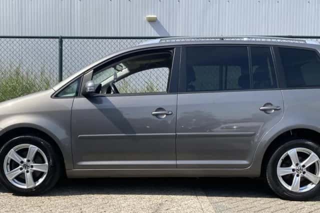 Volkswagen Touran (2009) thumbnail 2