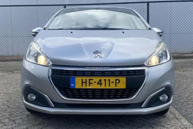 Peugeot 208 (2015) thumbnail 2