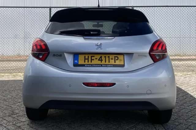 Peugeot 208 (2015) thumbnail 3