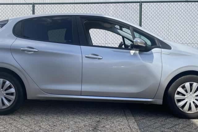 Peugeot 208 (2015) thumbnail 5