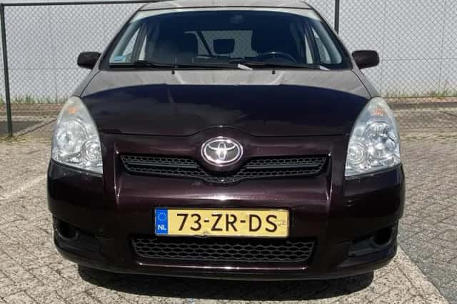 Toyota Corolla Verso (2008) thumbnail 3
