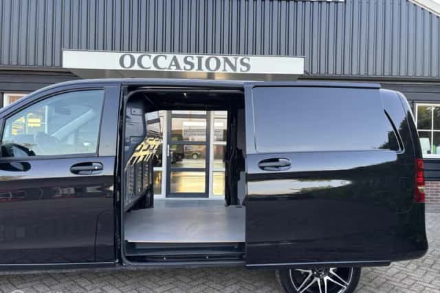 Mercedes-Benz Vito (2022) thumbnail 3