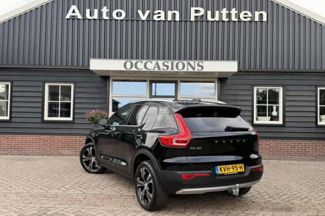 Volvo XC40 (2021) thumbnail 3