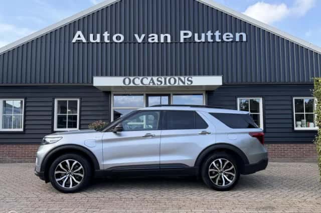 Ford Explorer (2020) thumbnail 2