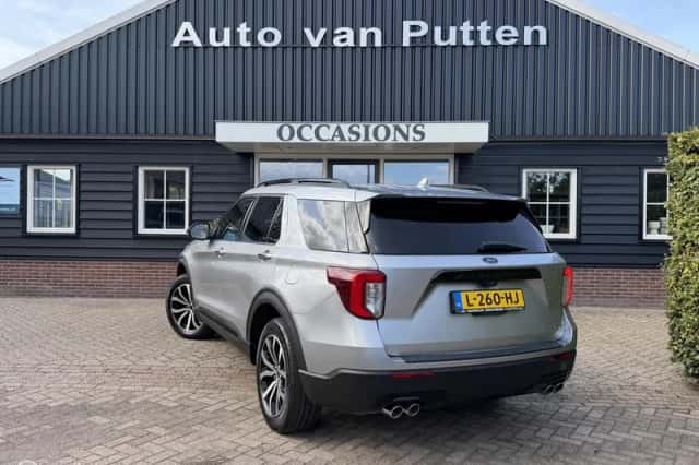 Ford Explorer (2020) thumbnail 3