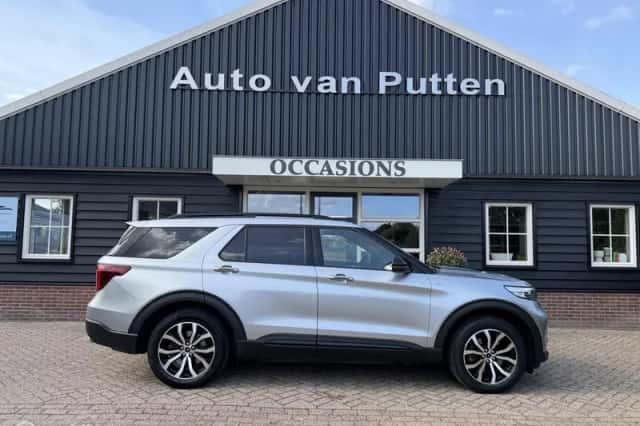 Ford Explorer (2020) thumbnail 5