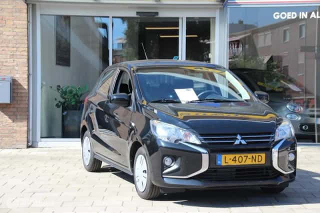 Mitsubishi Space Star (2021) thumbnail 2
