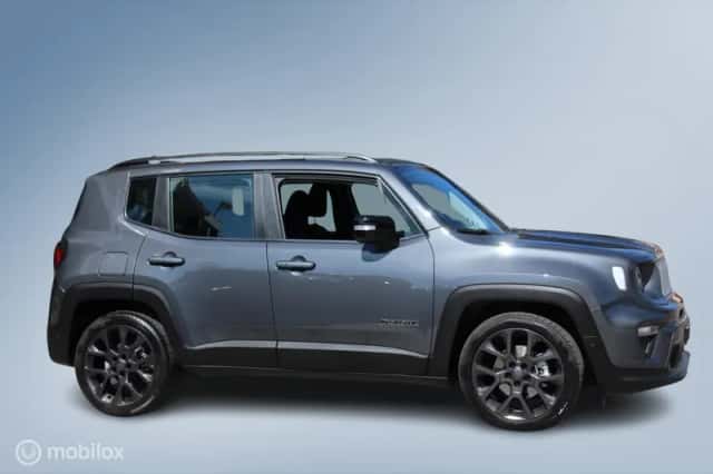 Jeep Renegade (2023) thumbnail 2