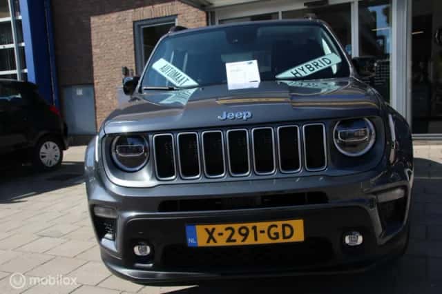 Jeep Renegade (2023) thumbnail 6