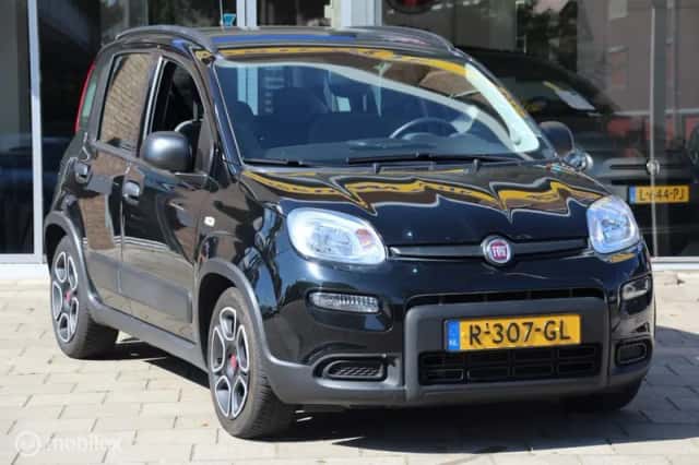 Fiat Panda (2022) thumbnail 2
