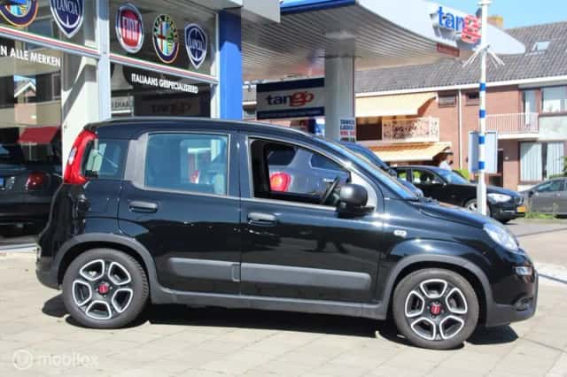 Fiat Panda (2022) thumbnail 3