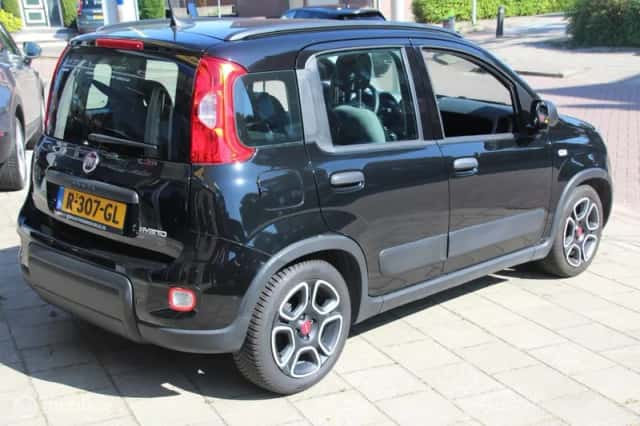 Fiat Panda (2022) thumbnail 4