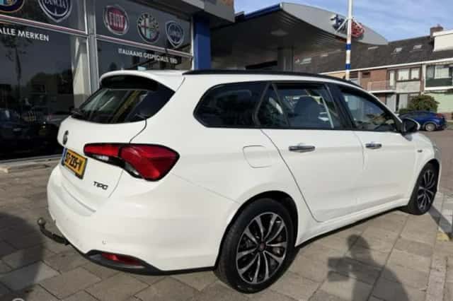 Fiat Tipo (2018) thumbnail 2