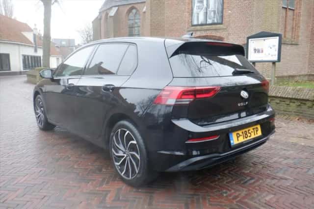 Volkswagen Golf (2022) thumbnail 6
