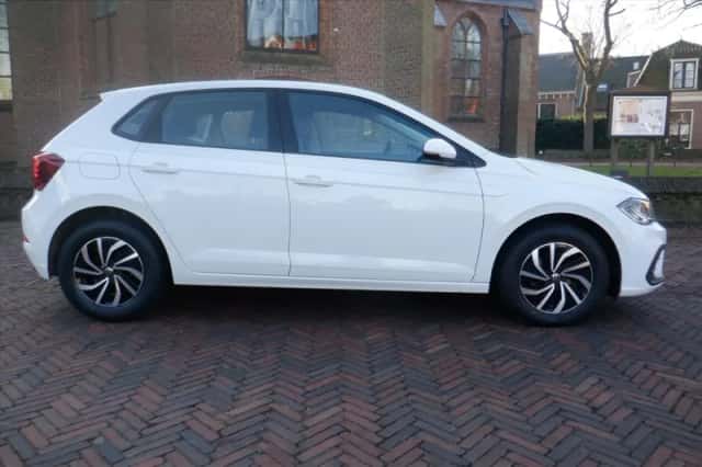 Volkswagen Polo (2023) thumbnail 1