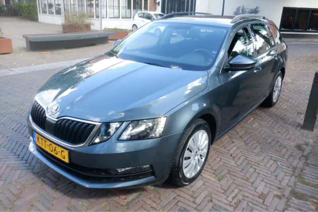 Škoda Octavia (2019) thumbnail 6