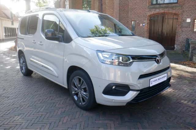 Toyota Proace (2022) thumbnail 2