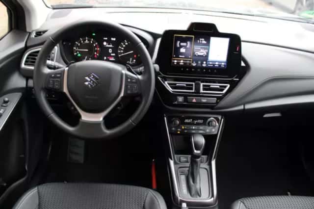 Suzuki S-Cross (2025) thumbnail 2