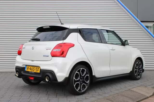 Suzuki Swift (2023) thumbnail 3