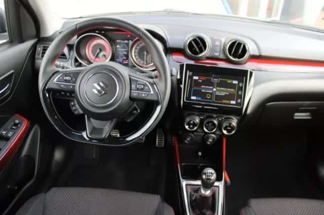 Suzuki Swift (2023) thumbnail 4