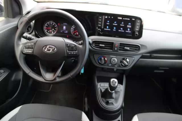 Hyundai i10 (2023) thumbnail 2