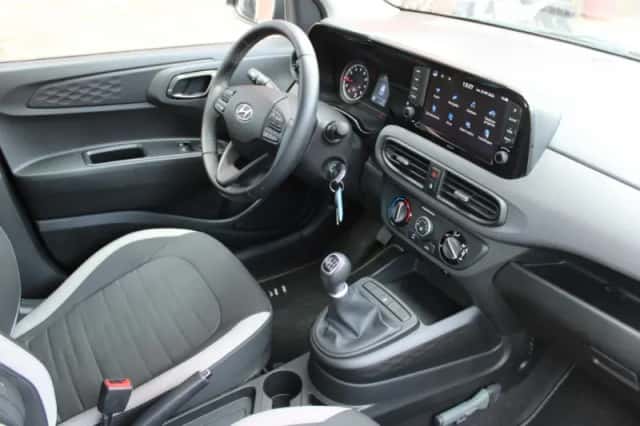 Hyundai i10 (2023) thumbnail 4