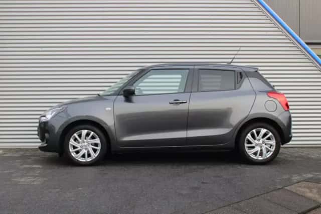 Suzuki Swift (2022) thumbnail 2