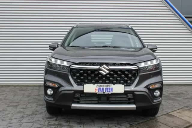 Suzuki S-Cross (2023) thumbnail 2