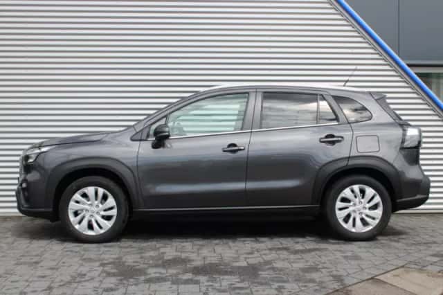 Suzuki S-Cross (2023) thumbnail 6